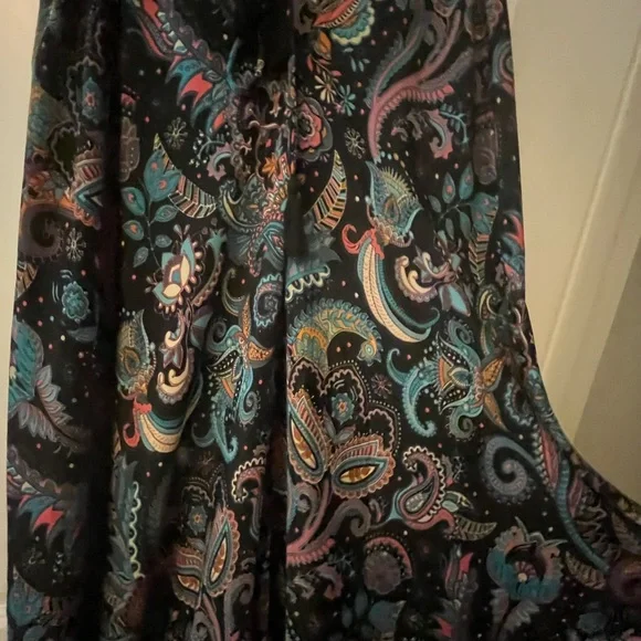 🌸🦋💫Elegant Paisley Halter Maxi Dress in Black and Pink and Teal💫🌼🌻 - Picture 14 of 14